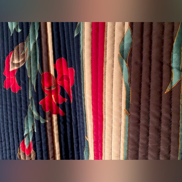 Open front quilted floral vest - Picture 7 of 11